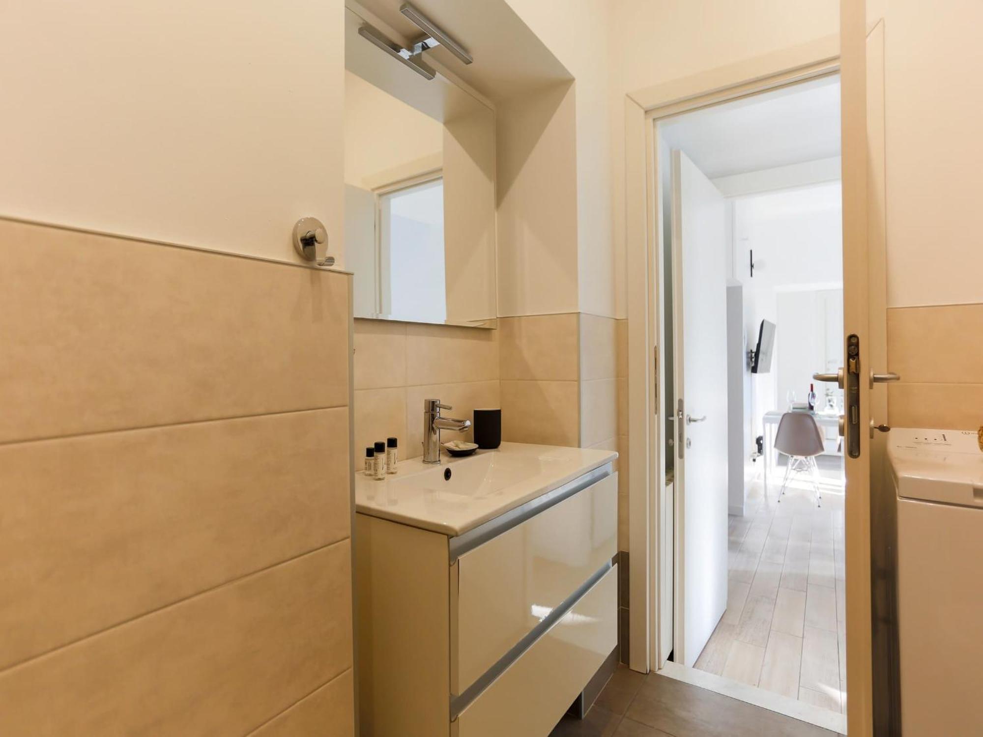 The Best Rent - Spacious Two Bedrooms Apartment Near Porta Romana Milano Dış mekan fotoğraf